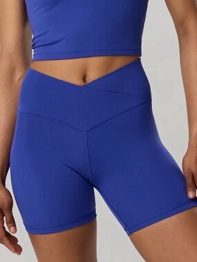 Brand new w tags American eagle ( Aerie) High-Waist V-Cut